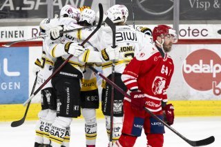 La déception du capitaine viégeois Daniel Eigenmann tranche avec la joie des visiteurs.